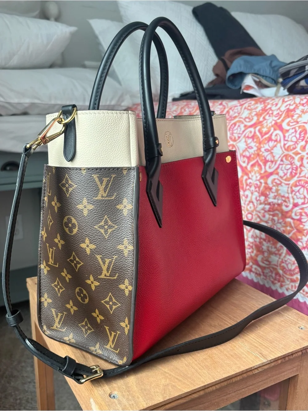 Louis Vuitton elegant louis